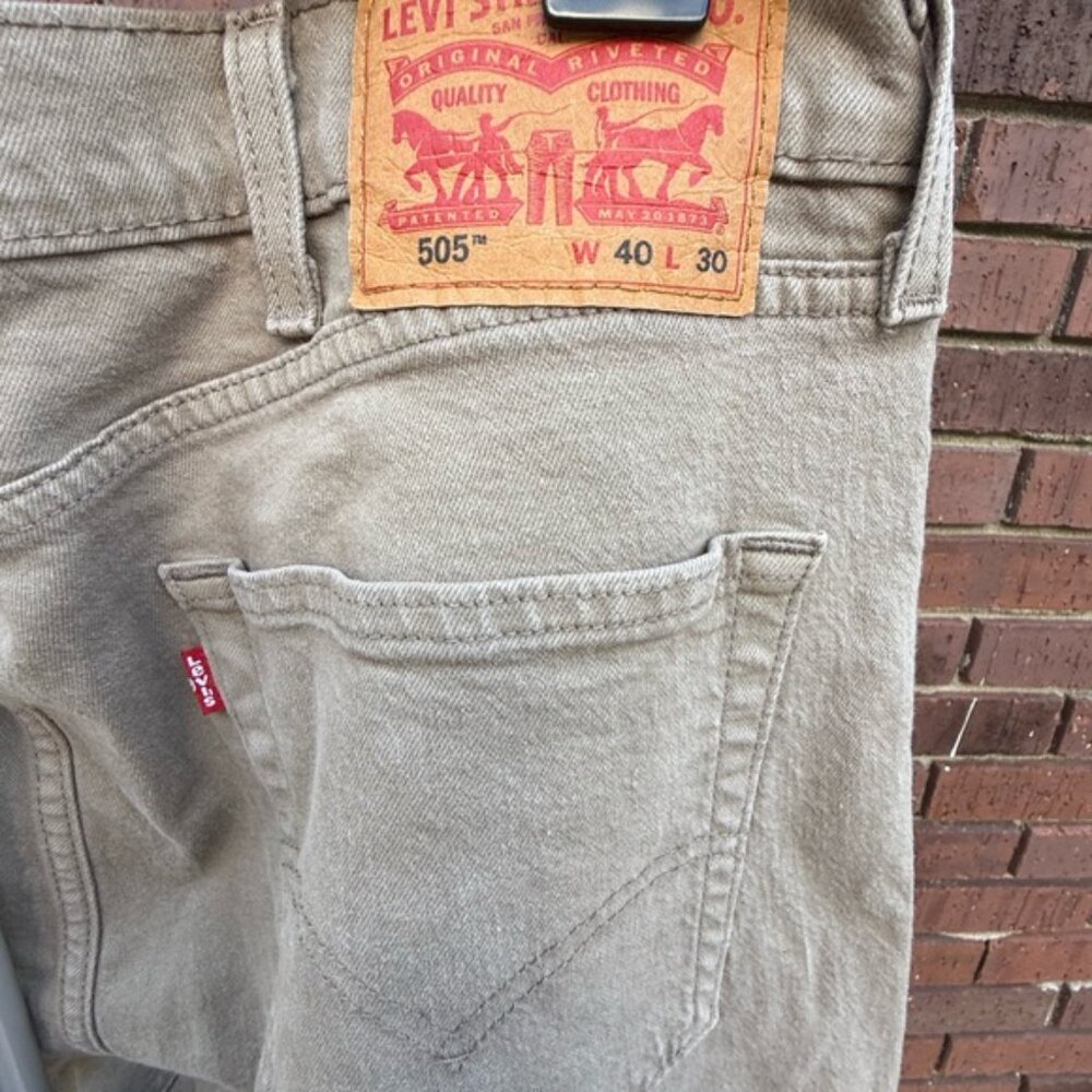 Levis 505 Jeans Mens 40 X 30 Khaki Straight Leg Tan Denim Casual Classic Pants - Picture 3 of 9